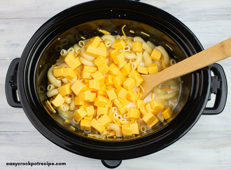 creamy macaroni and cheese ingredients in a 6 quart crock pot